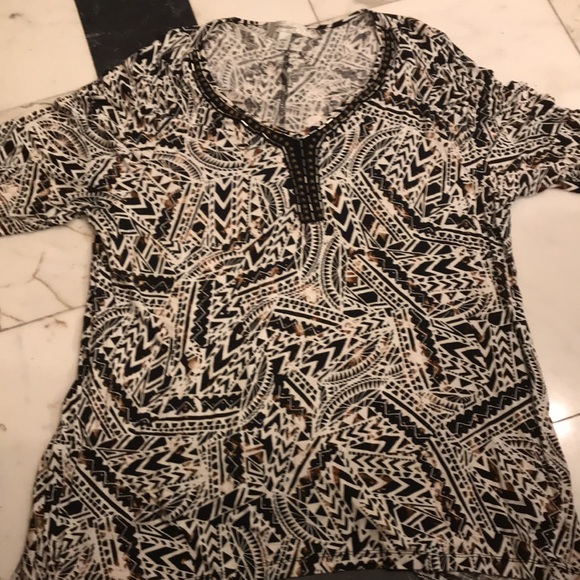 Softest top w hand sewn beads and decor neck area - Picture 2 of 10